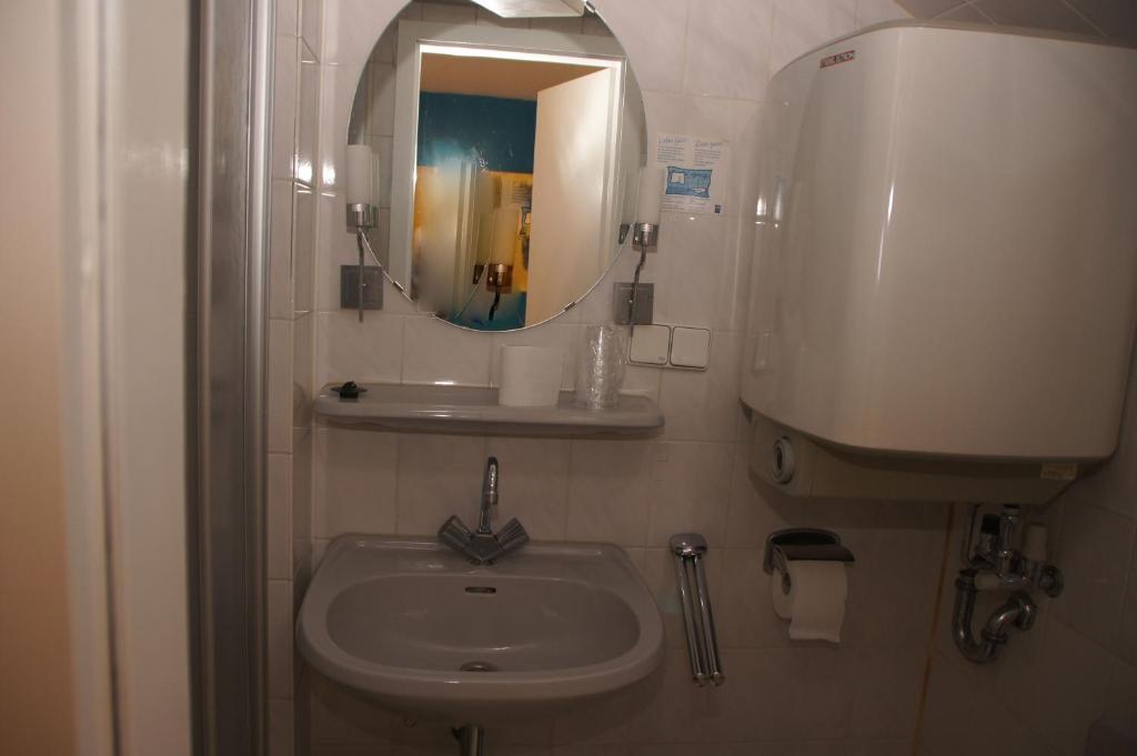 Hotel Paseo Aquisgrán Habitación foto